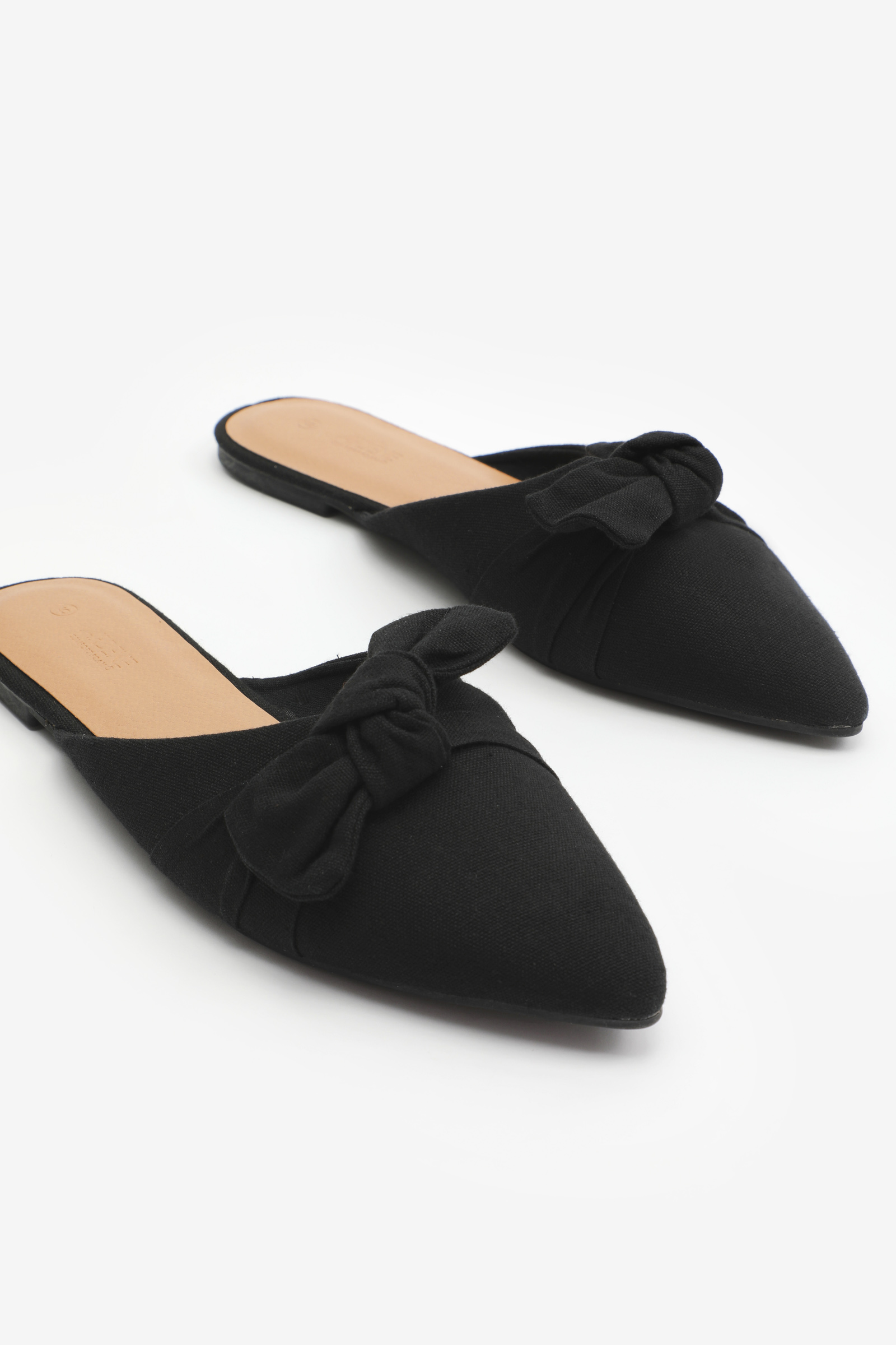 Flat Mules with Knotted Bow